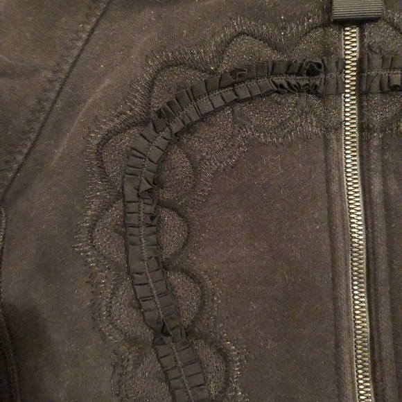 Lululemon sz6 black limited edition hoodie - Picture 3 of 7